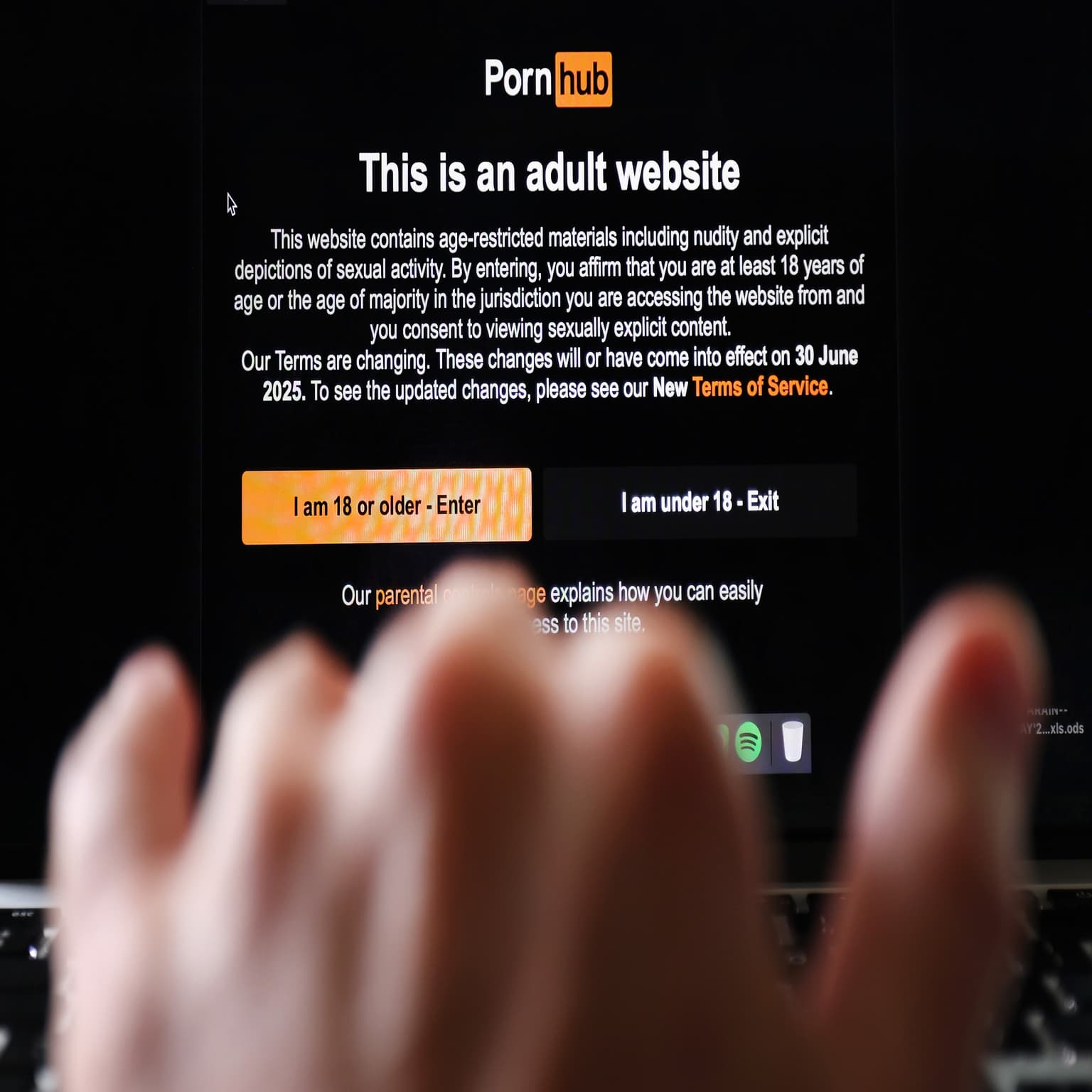 ‘I don’t want any child to watch my porn’: The OnlyFans star who’d rather lose money than have teen clicks artwork