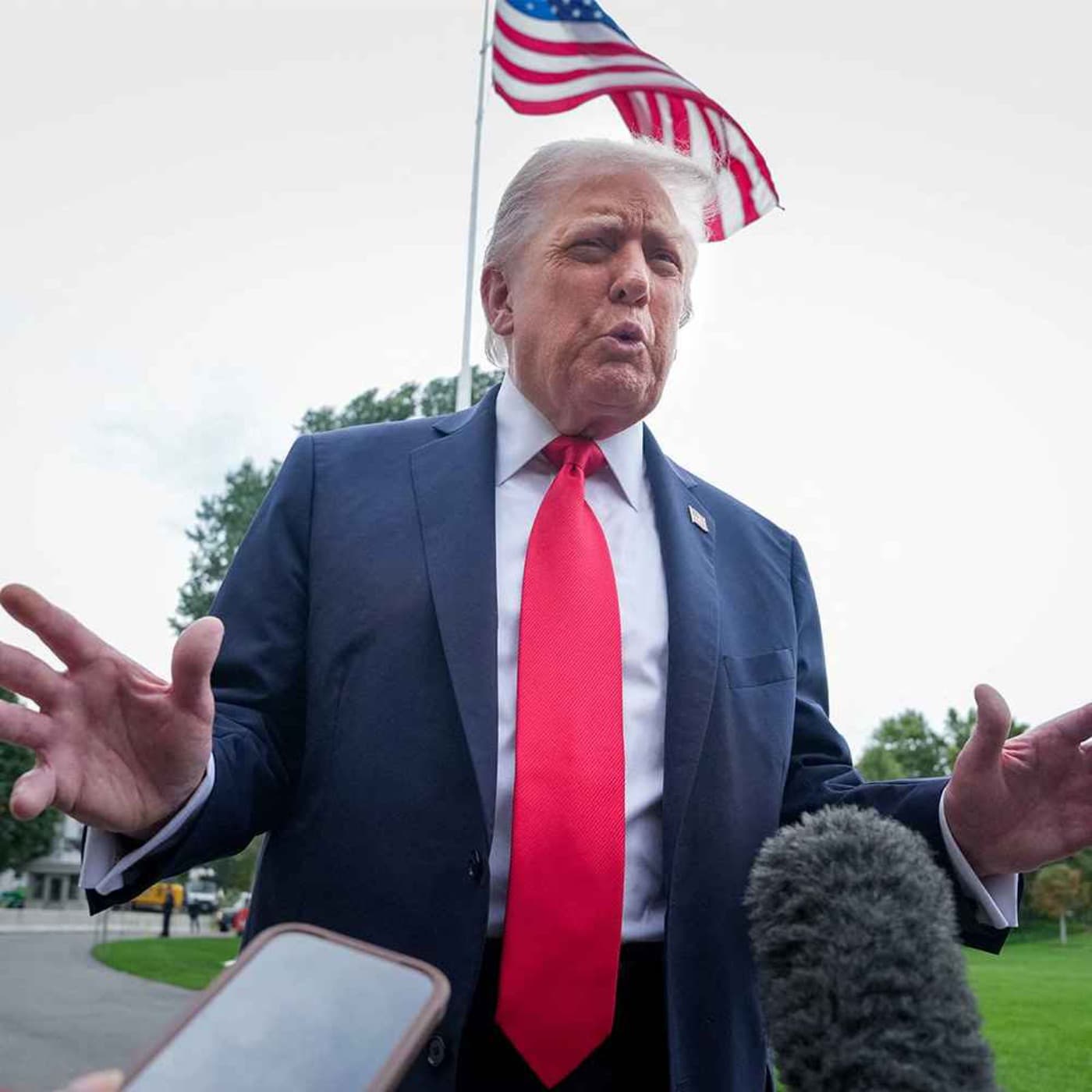 MPs put Starmer on trial as Trump rolls in artwork