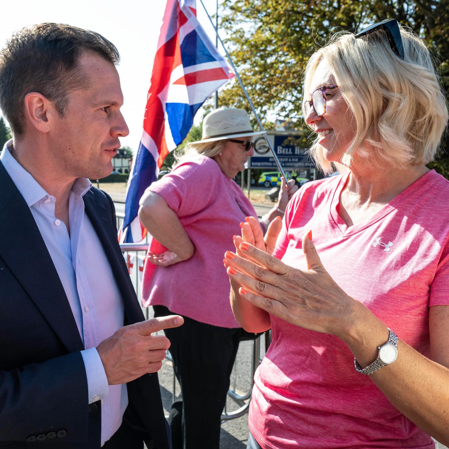 Lindsey Thompson: I'm an Epping "pink lady" - we're ordinary people, not far-right thugs artwork