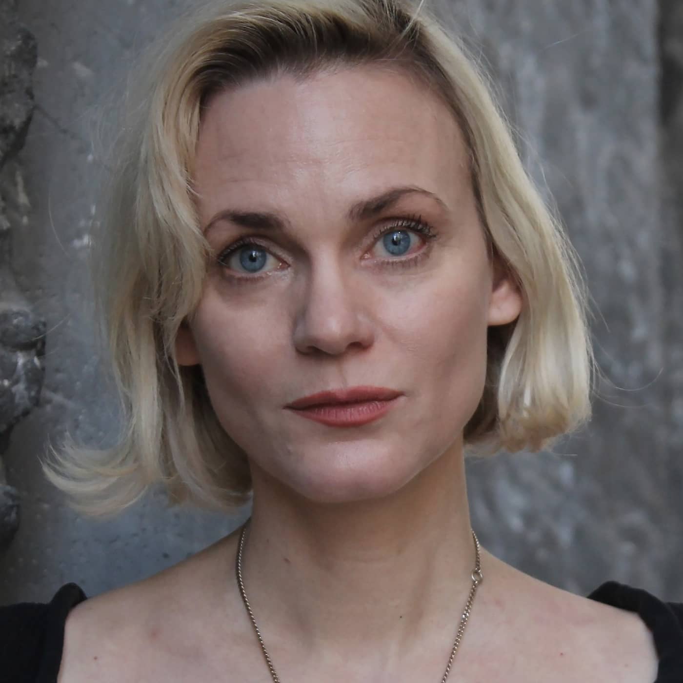 Liv Mjönes: Då försvann min scenskräck artwork