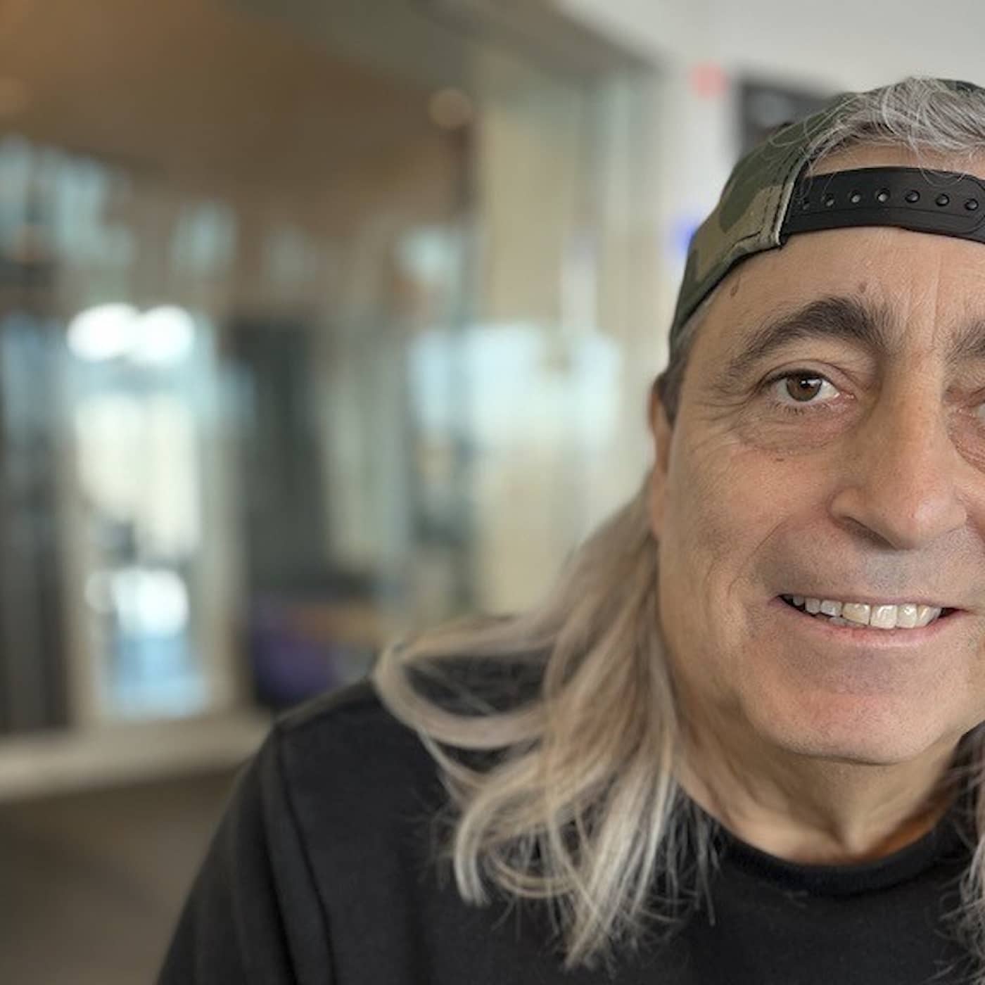 Mikkey Dee om sjukdomstiden: Jag är inte i hamn än artwork
