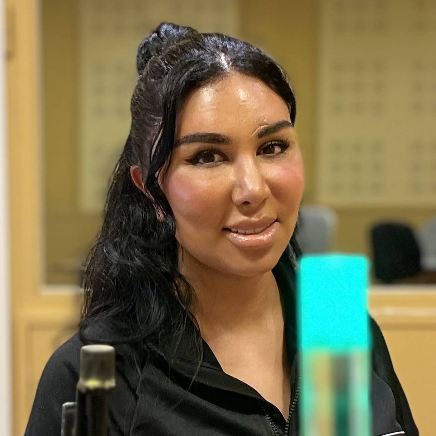 Melody Farshin: Det är viktigt att alltid ha nära till skratt artwork