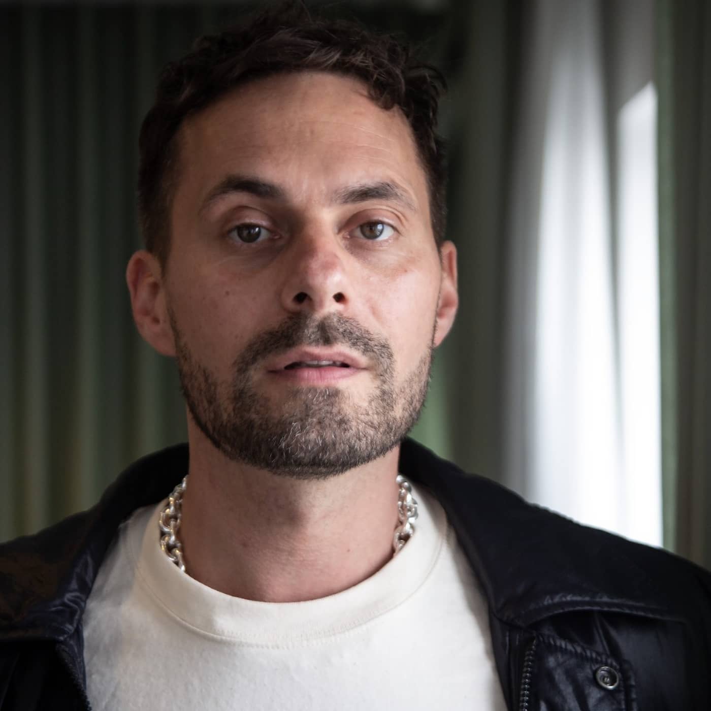 Oskar Linnros: Coolt att få nya nära vänner i 40-årsåldern artwork