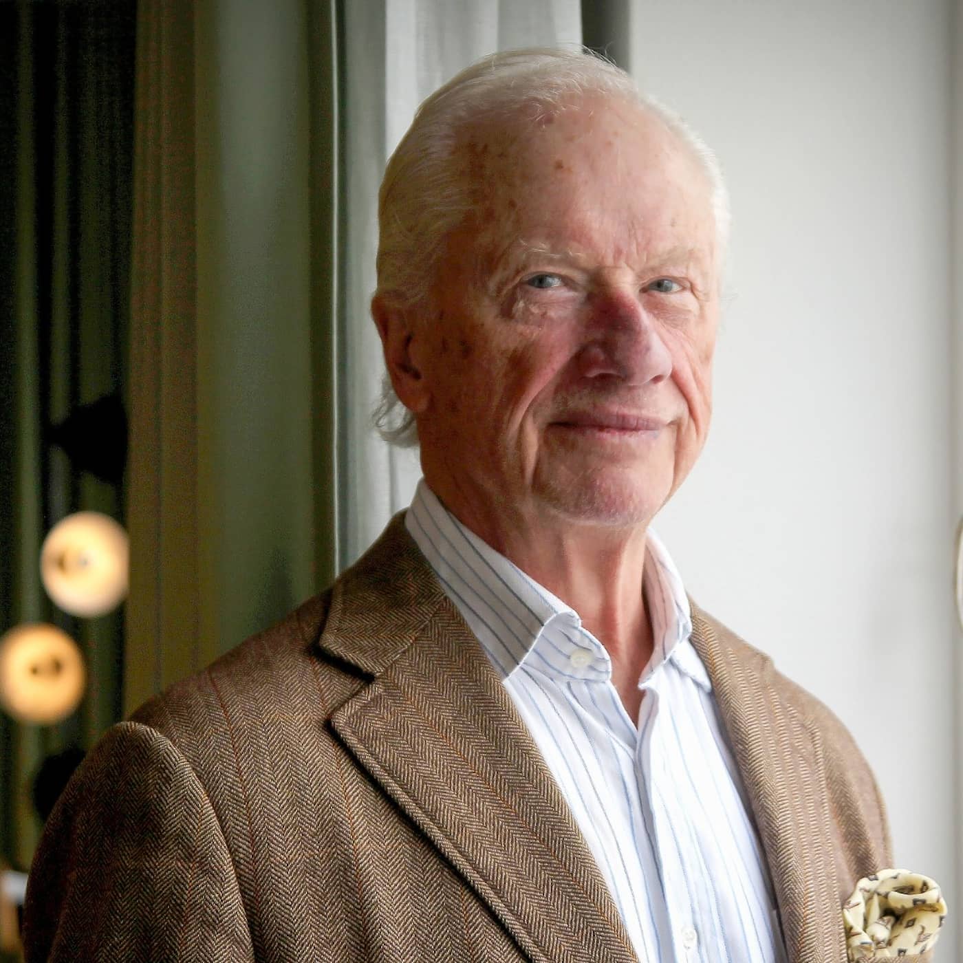 Loa Falkman: Jag är obotligt nyfiken och öppen för förslag artwork