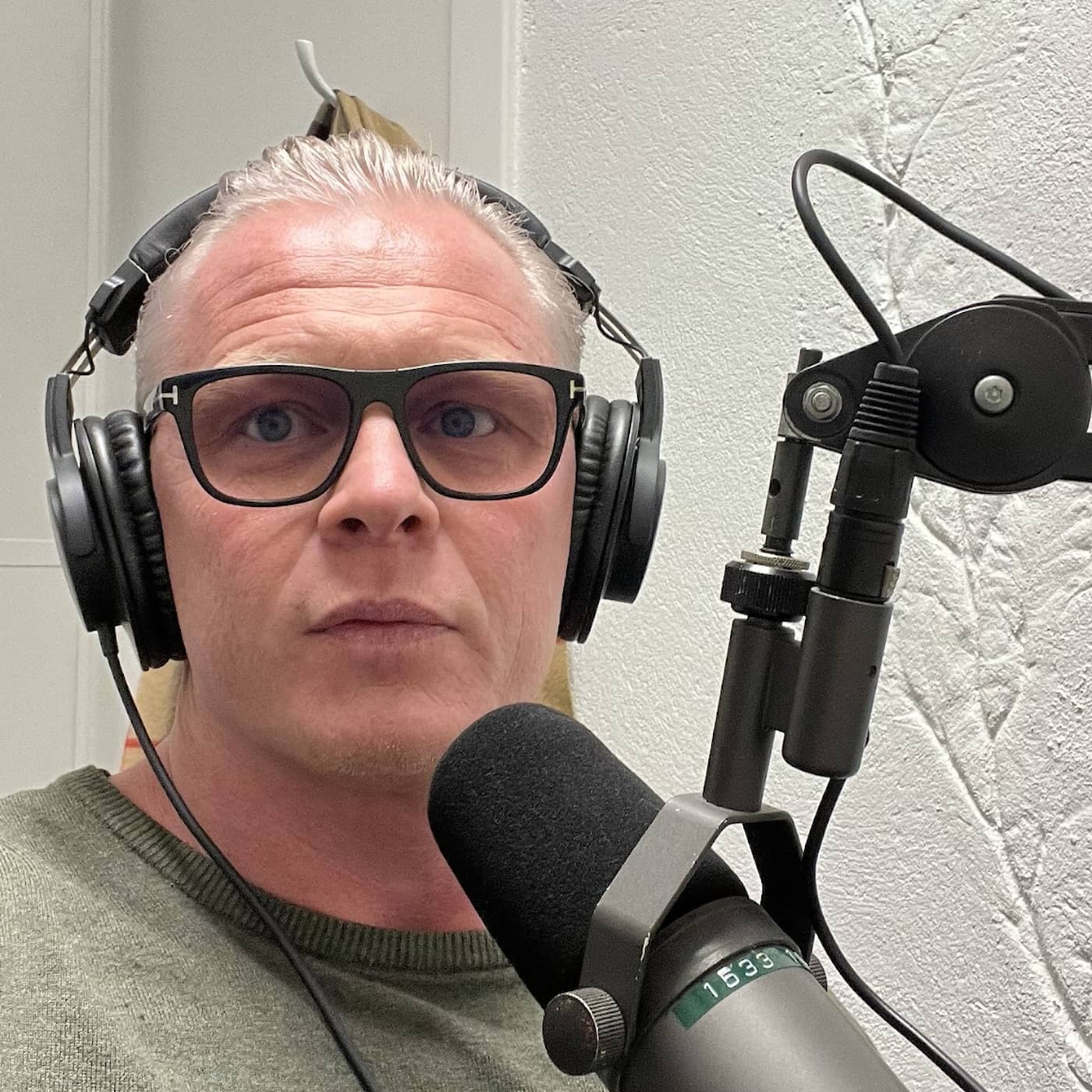 Alexander Strandberg: Jag tog en överdos i badrummet artwork