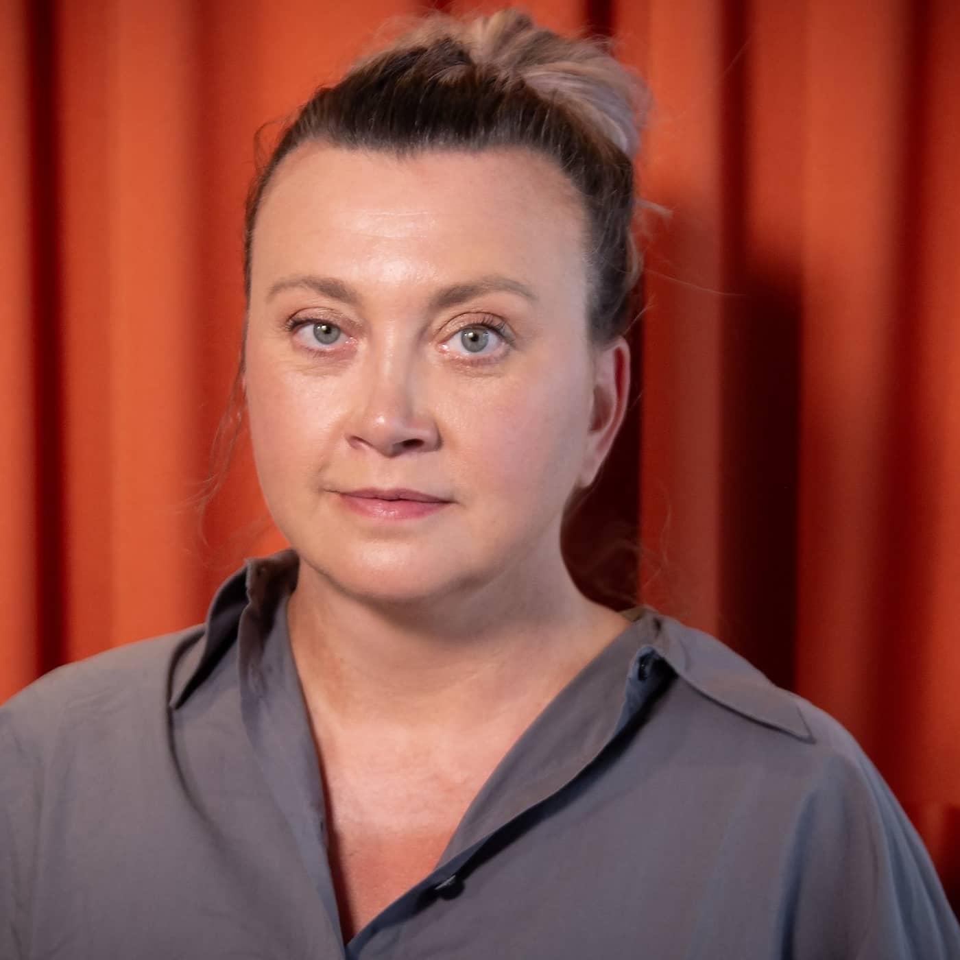 Därför försvarar Camilla Läckberg Lundsberg artwork