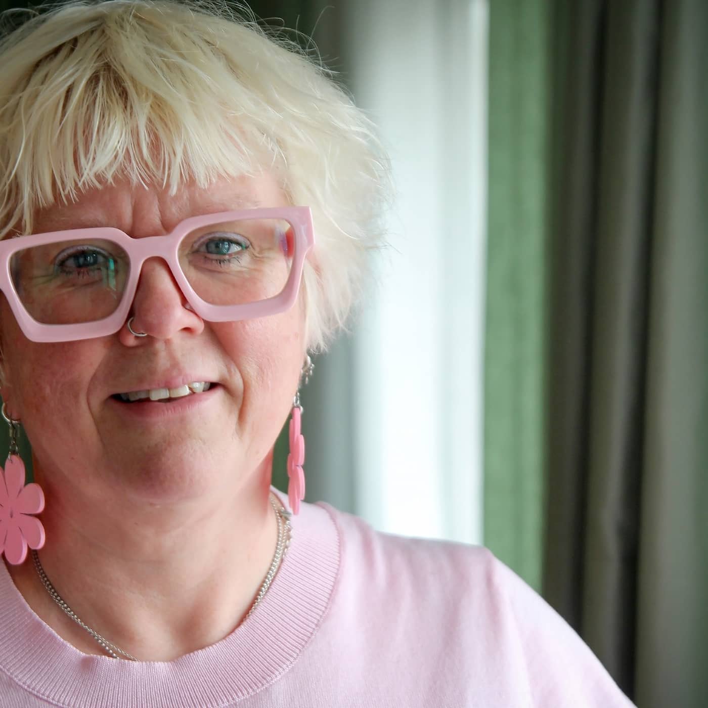 Suzann Larsdotter lämnade frikyrkan: Jag känner skam artwork