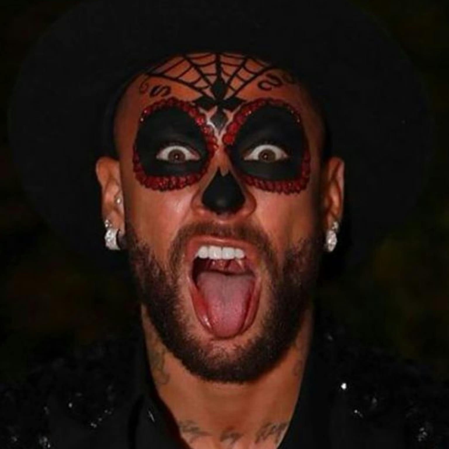 Serie A stalkers and rugby-playing cannibals: a Halloween special artwork