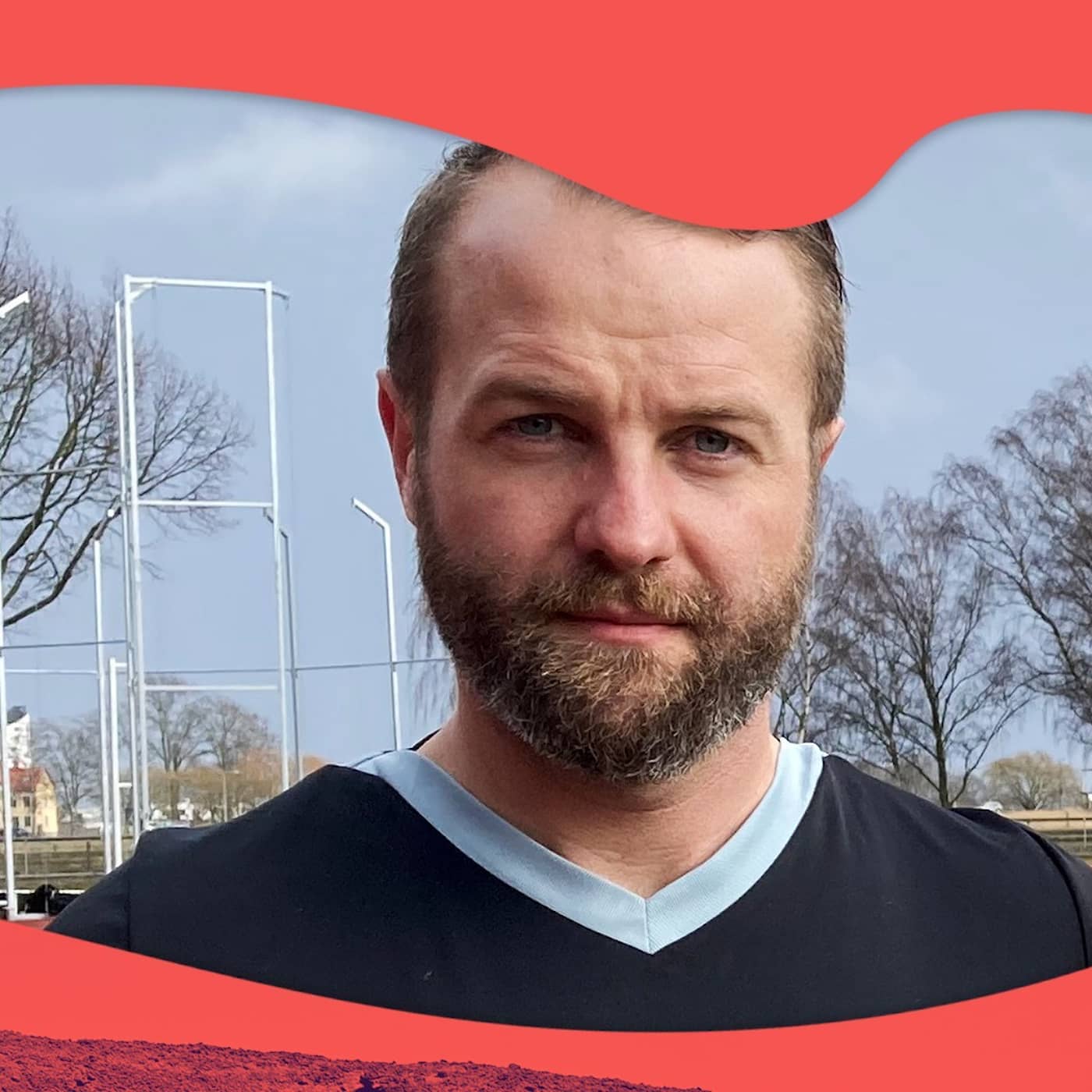 Fotbollsdomaren Ted blev misshandlad mitt på plan artwork