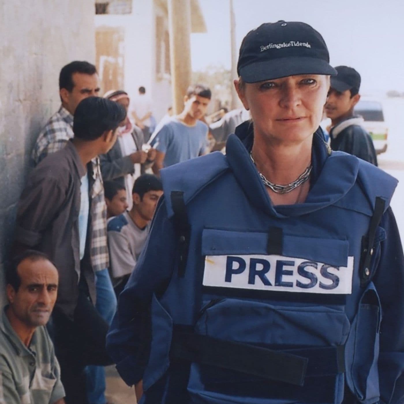 S7E7. Lene Frøslev: I Nigeria, Kosovo og Gazastriben som krigskorrespondent artwork