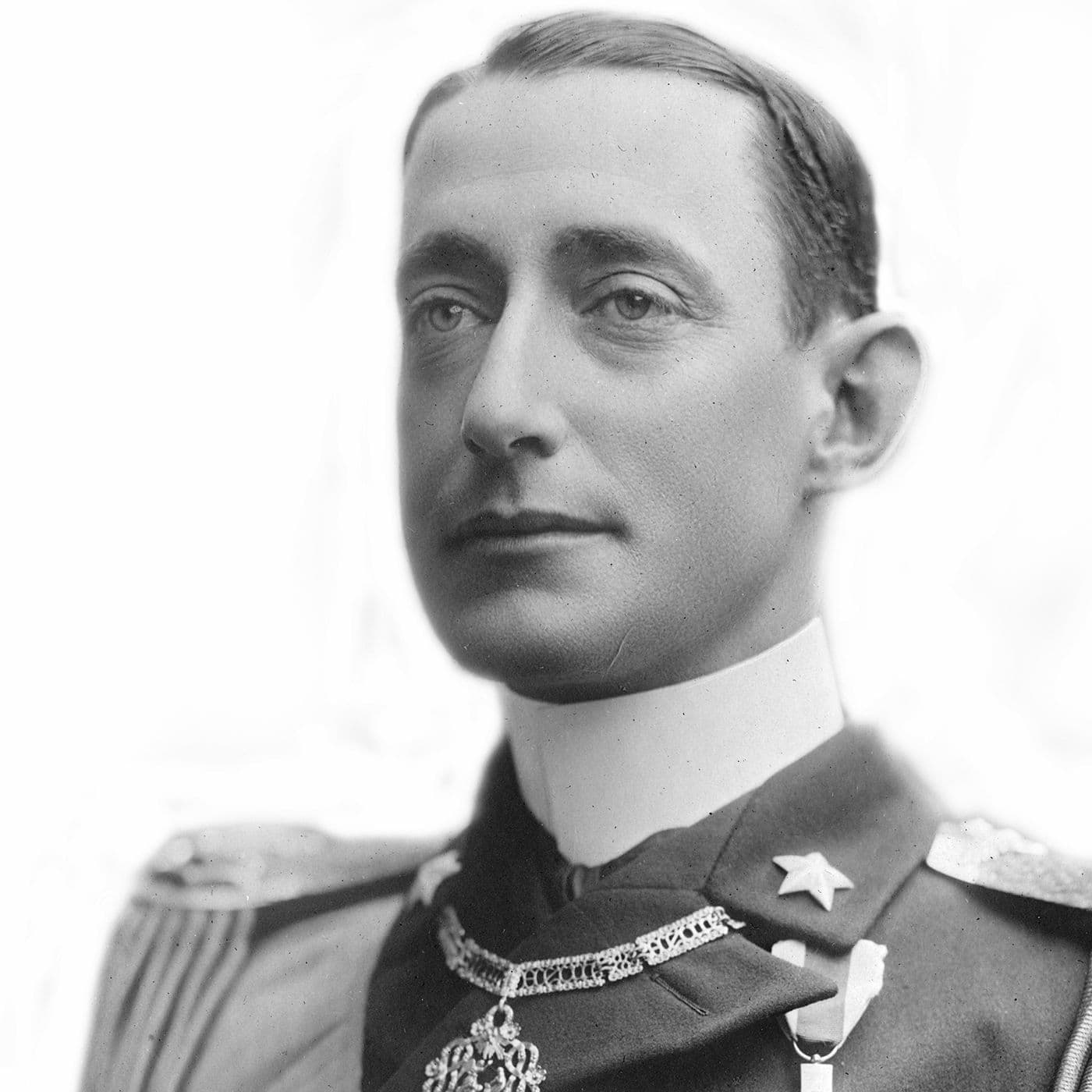 S12E2. Prins Luigi Amedeo: Den italienske prins artwork