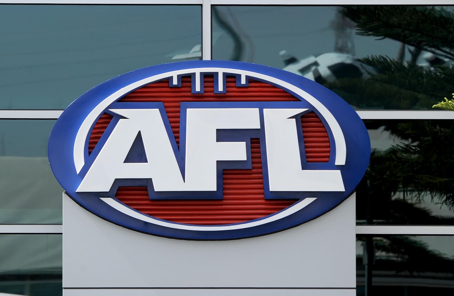 Swanning into AFL House and where’s Sydney’s ‘maximum effort’? artwork